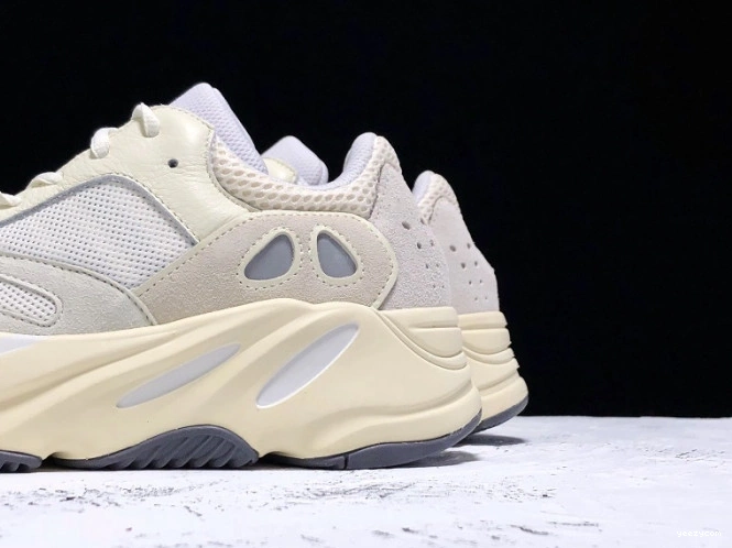 EG7596 Adidas 700 Analog Boost Yeezy 1025